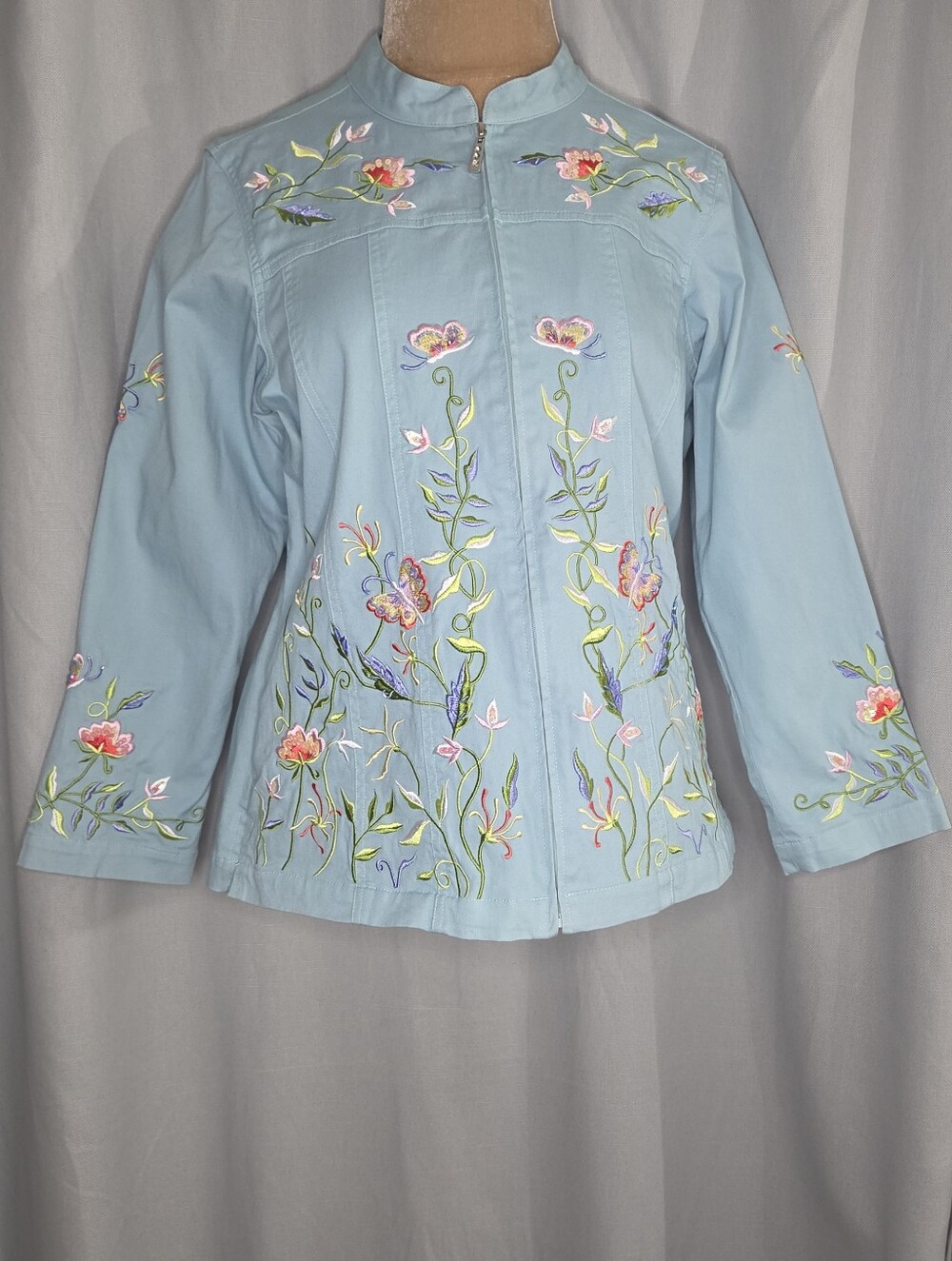 Quacker Factory M Medium Light Blue Embroidered Jean Jacket NWOT - Picture 1 of 7